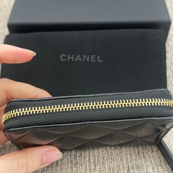 Chanel zip wallet coins purse - Picture 4 of 8